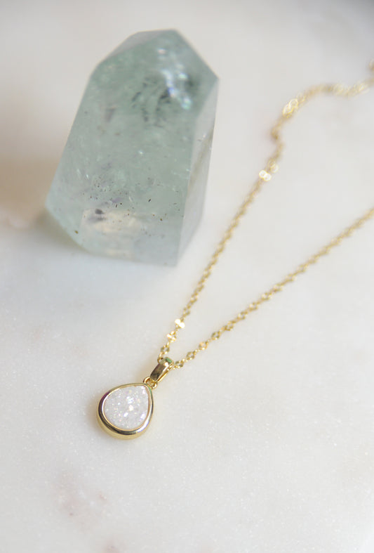 Quartz Druzy Pendant - 16K Gold Plated